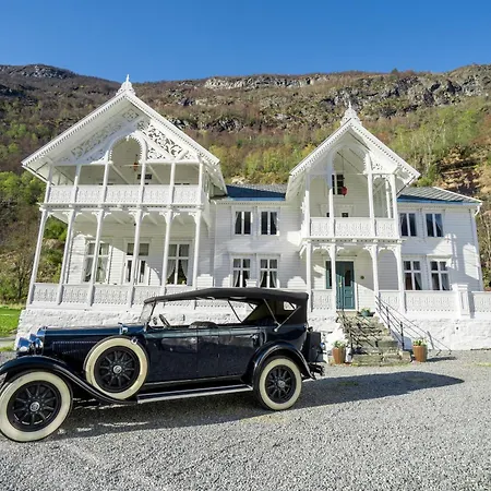 Hotel Husum Borgund