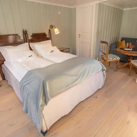 Hotell Husum *